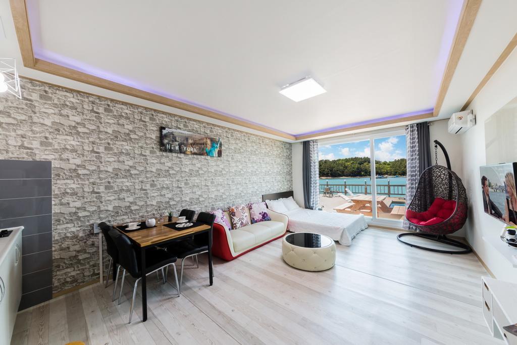 Dolsanmaru Pension Йосу Екстер'єр фото