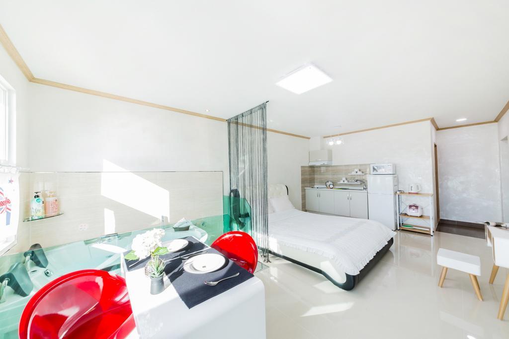 Dolsanmaru Pension Йосу Екстер'єр фото
